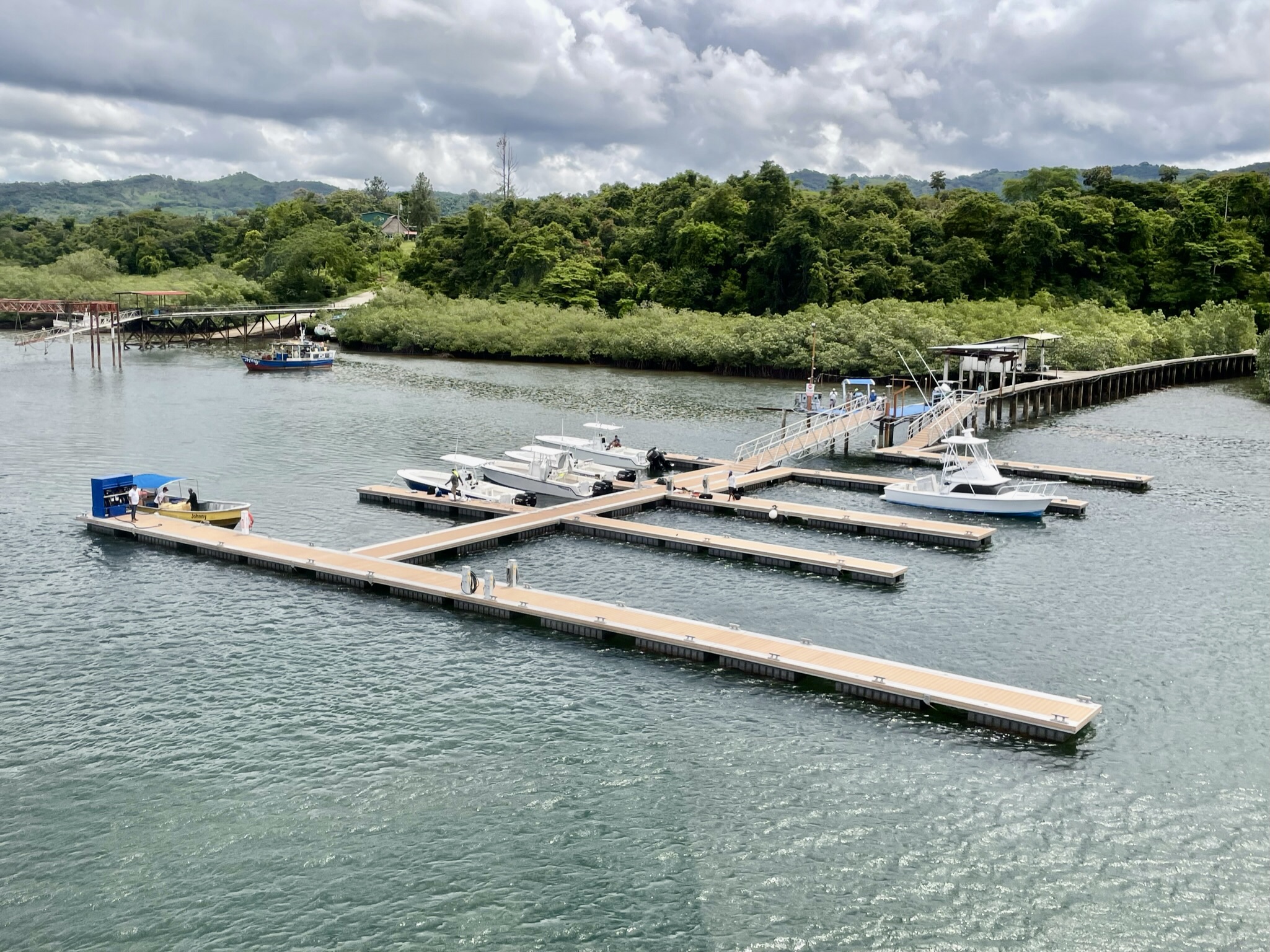 Paradise Fishing Lodge